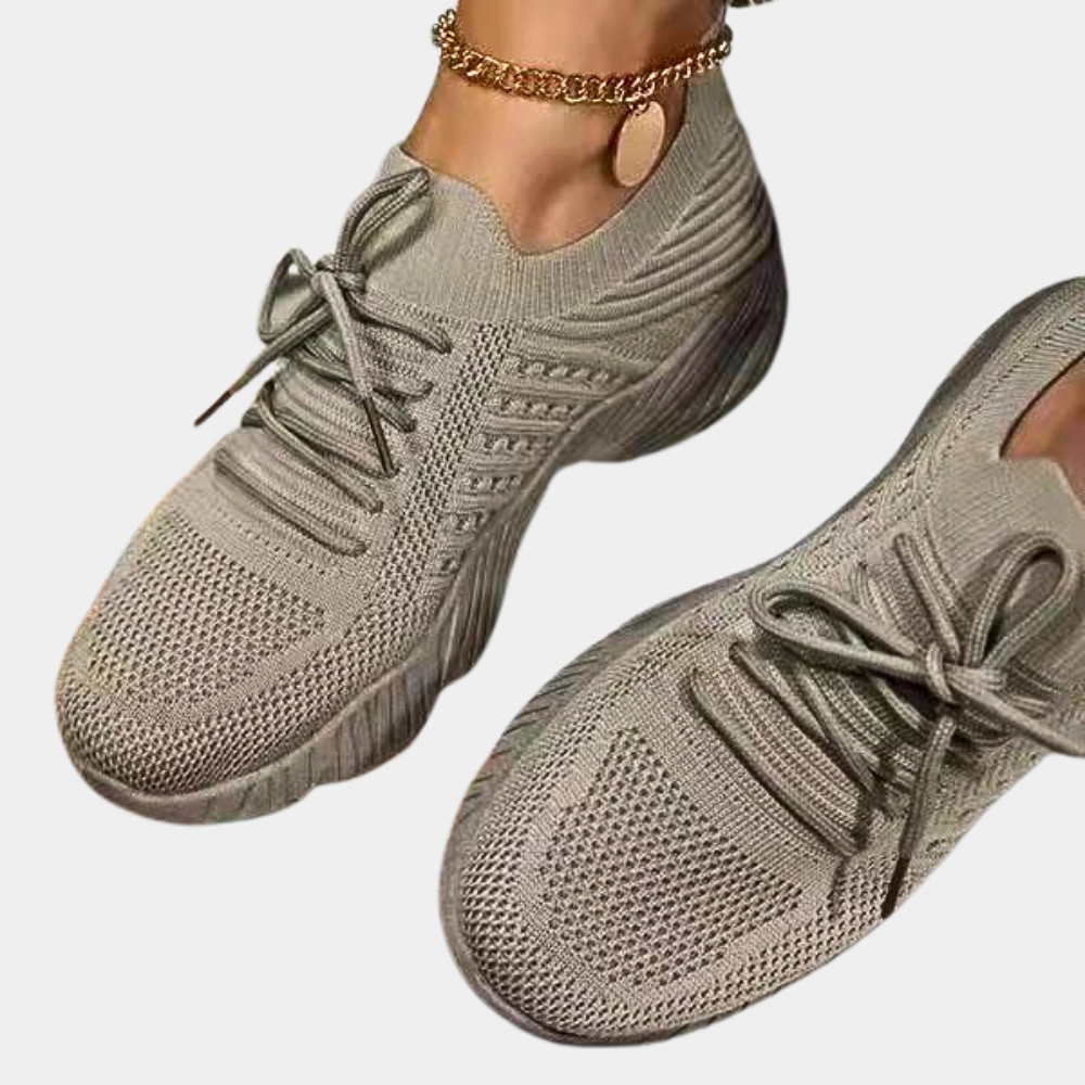 Ademende zomerse damessneakers