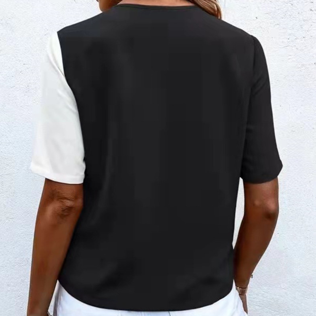 Lara - Luchtige damesblouse met chique V-hals, knoopdetail en zomerse tweekleurige elegantie