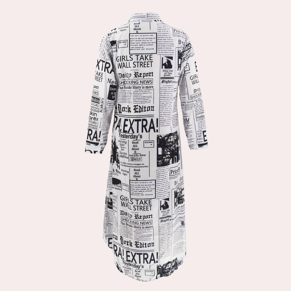 Antonia - Luxe Zomerjurk met Artistieke Kranten Print